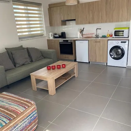 Top Floor Luxury 1bedroom With Sea View In Center Apartment